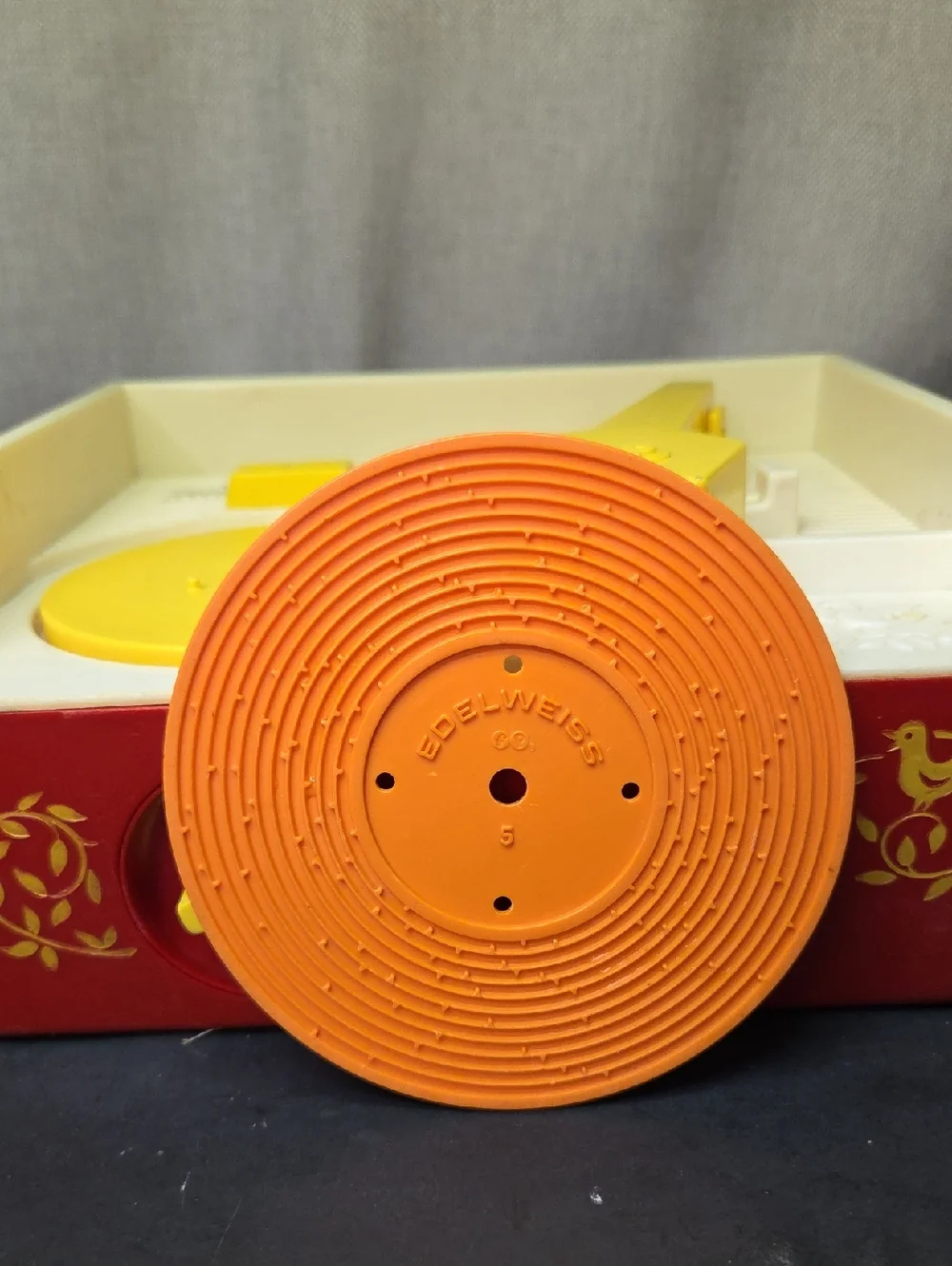 Fisher Price 1971 Vintage Record Player With 5 Discs Tested Works #995 (set‎ R)